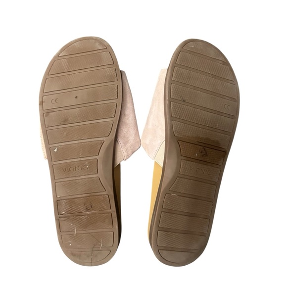 Vionic Roni Ruffled Slide Suede Sandals Size 8.5 - Picture 4 of 5